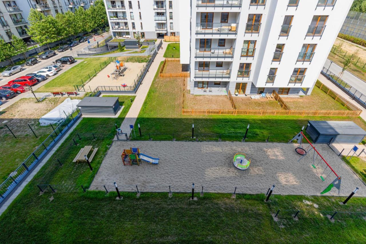 Ursus Sunny Studio For 4 Guests With Parking & Balcony By Noclegi Renters Варшава Екстериор снимка