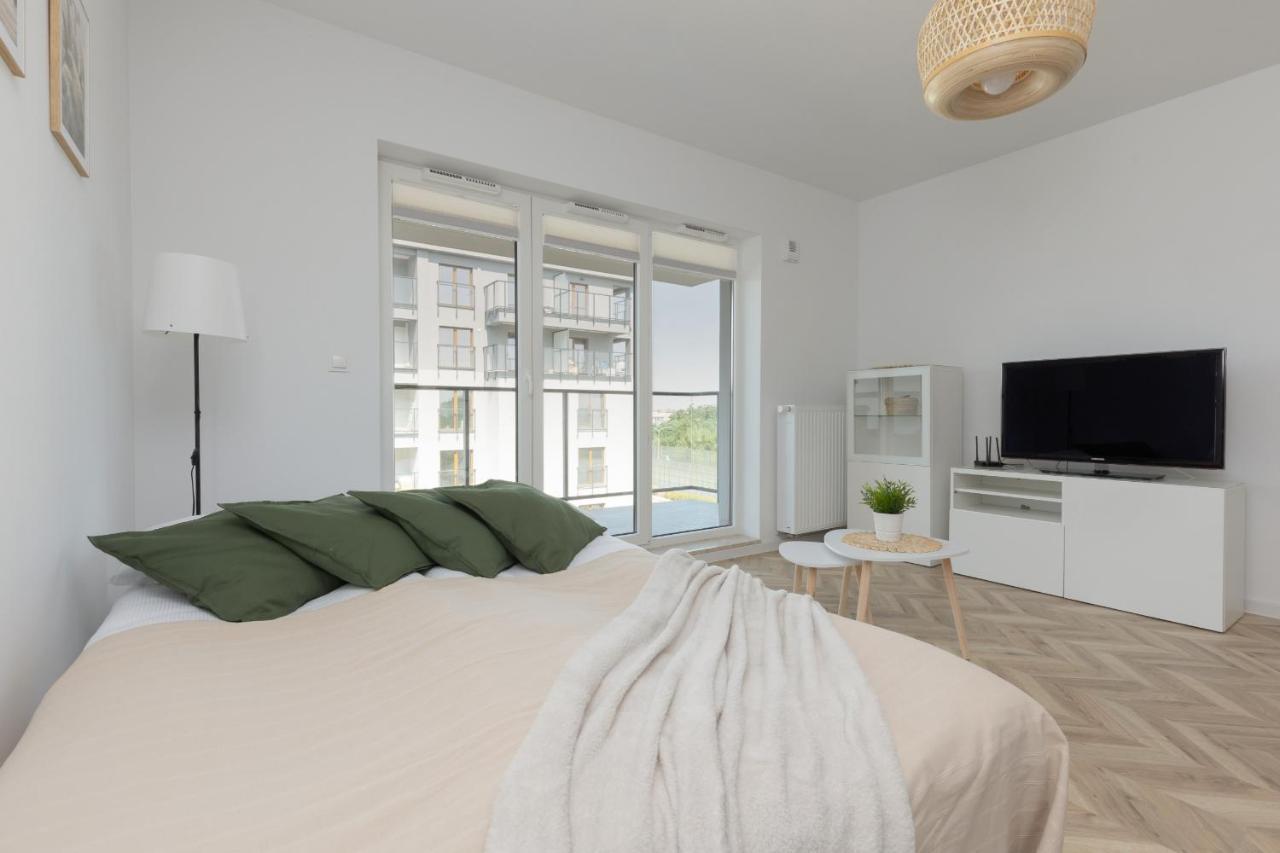 Ursus Sunny Studio For 4 Guests With Parking & Balcony By Noclegi Renters Варшава Екстериор снимка