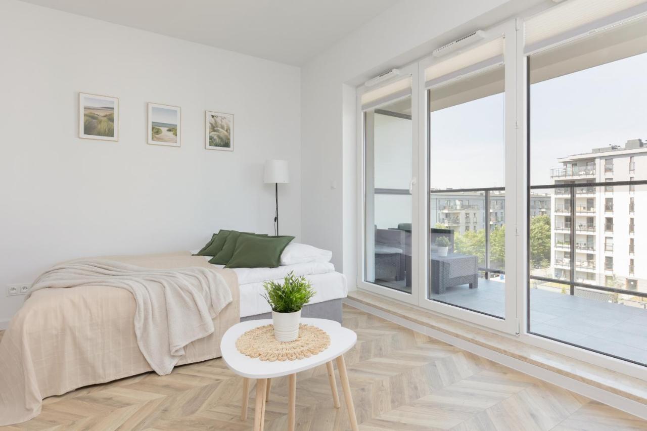 Ursus Sunny Studio For 4 Guests With Parking & Balcony By Noclegi Renters Варшава Екстериор снимка