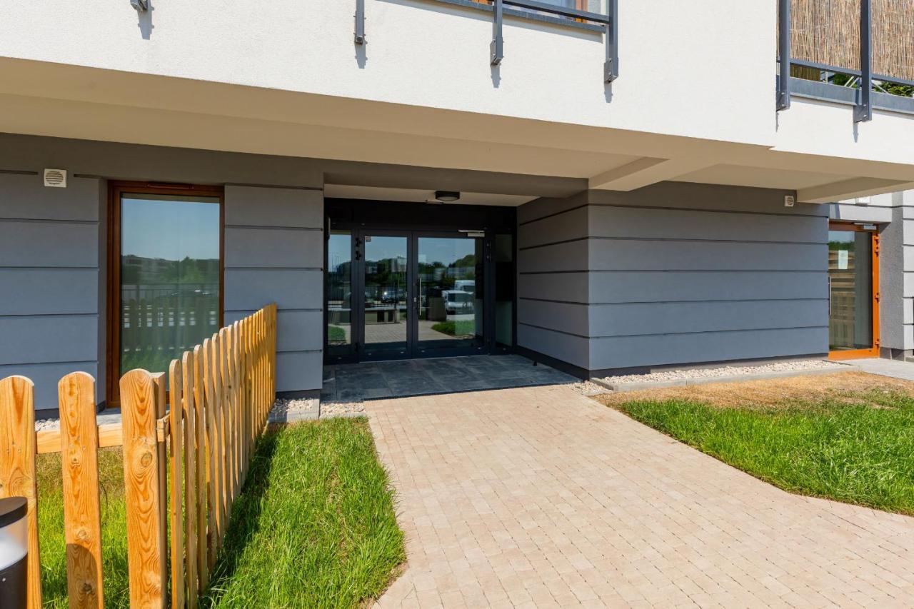 Ursus Sunny Studio For 4 Guests With Parking & Balcony By Noclegi Renters Варшава Екстериор снимка