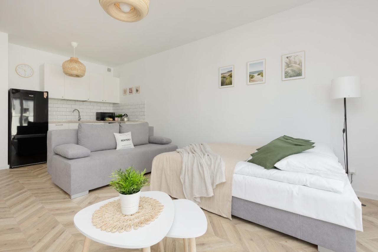 Ursus Sunny Studio For 4 Guests With Parking & Balcony By Noclegi Renters Варшава Екстериор снимка
